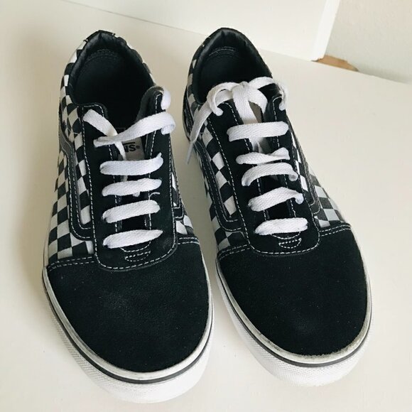 Vans Old Skool Suede and Canvas Low Top Sneakers - Picture 2 of 6